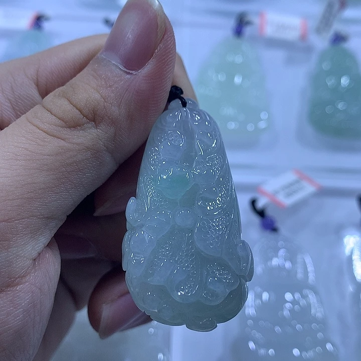 翡翠未镶嵌颈饰天然翡翠A货吊坠