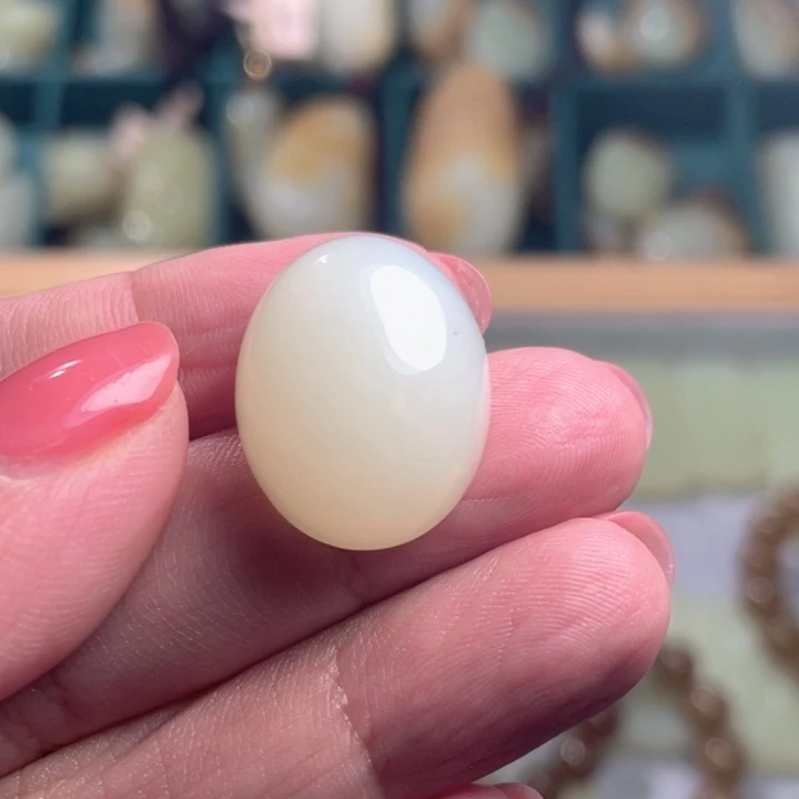 未镶嵌和田玉（糖玉）珠宝半成品