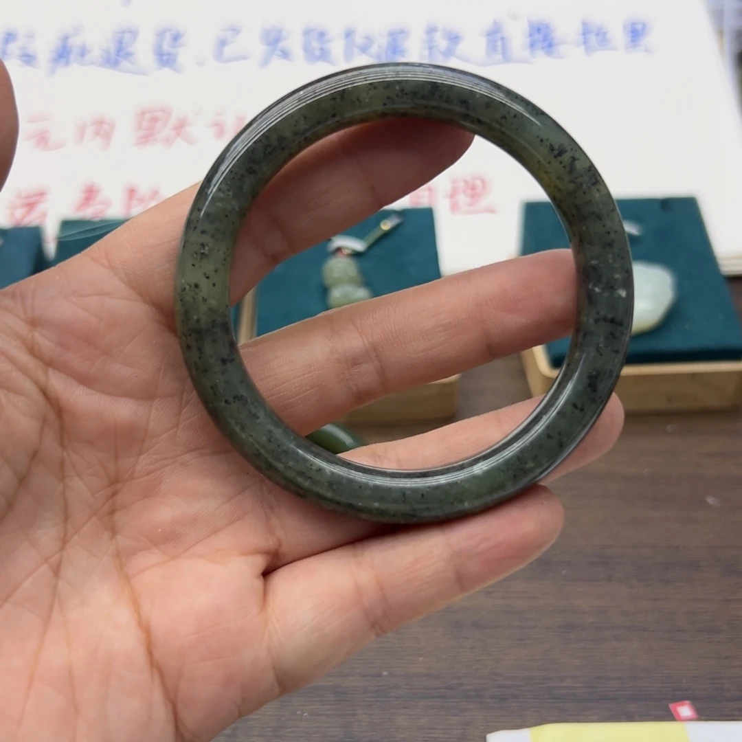 和田玉未镶嵌手镯58.2圈围568