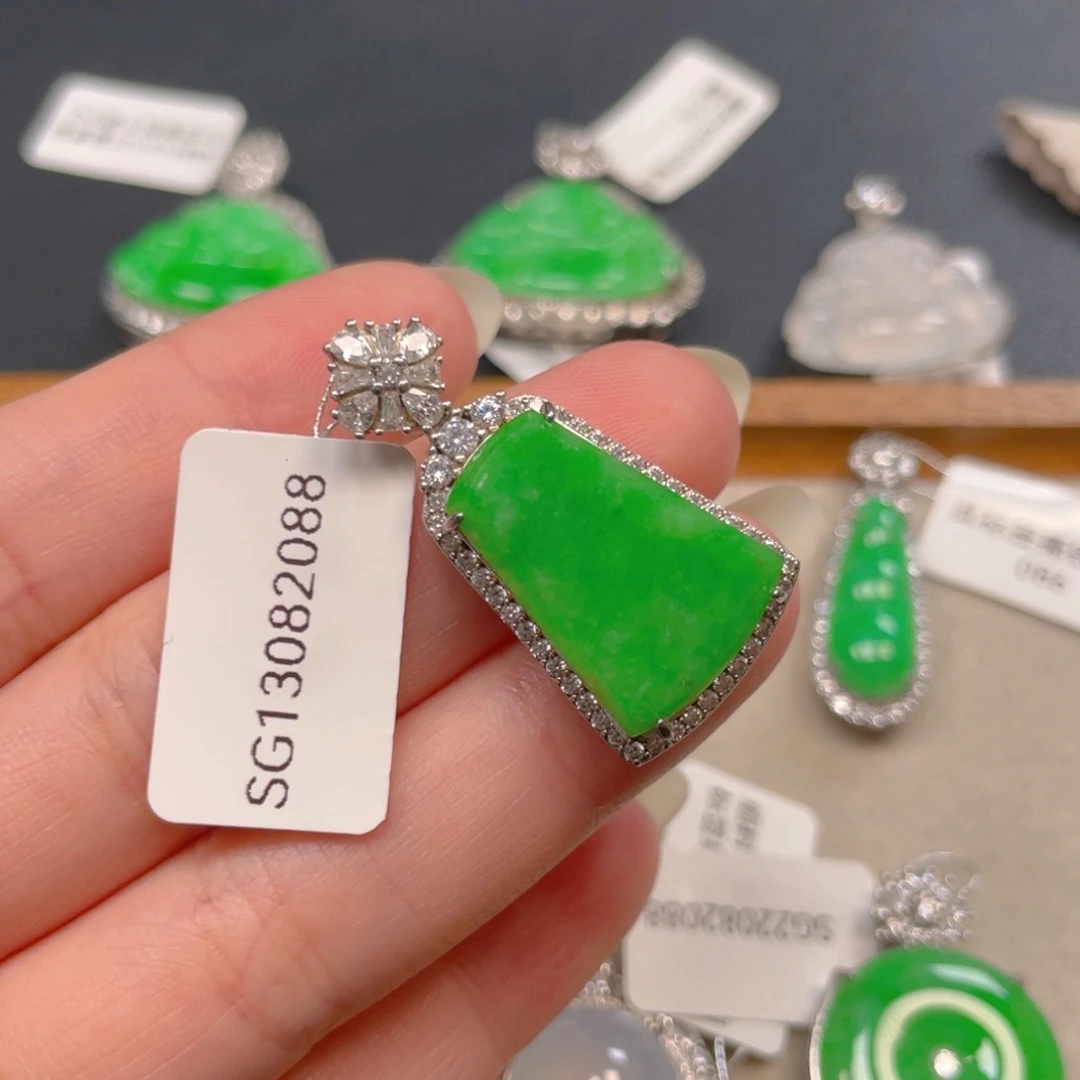 颈饰银S925镶嵌翡翠