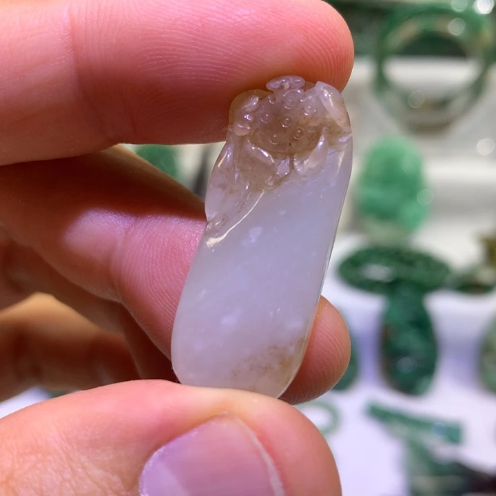 独山玉未镶嵌颈饰