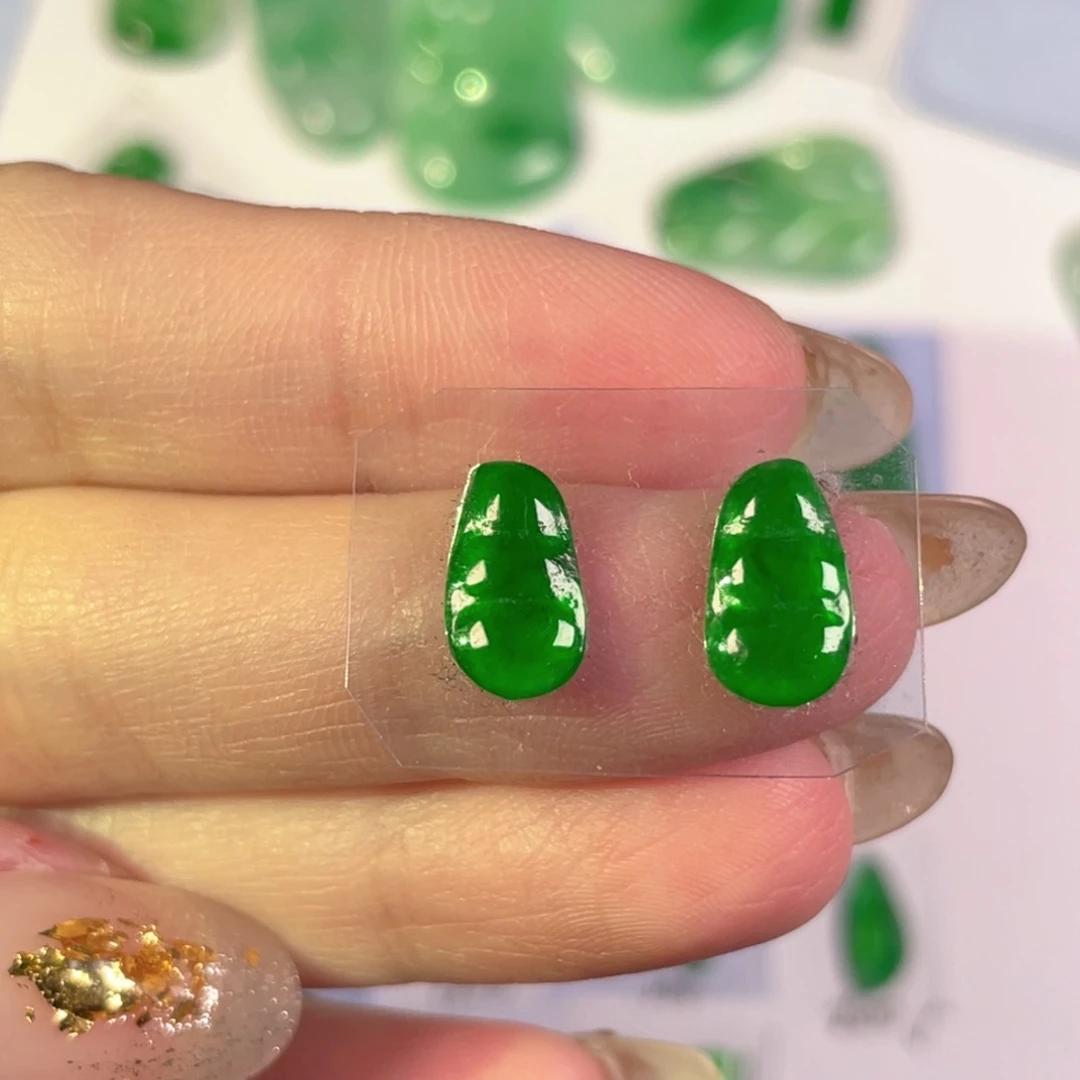 翡翠未镶嵌颈饰裸石