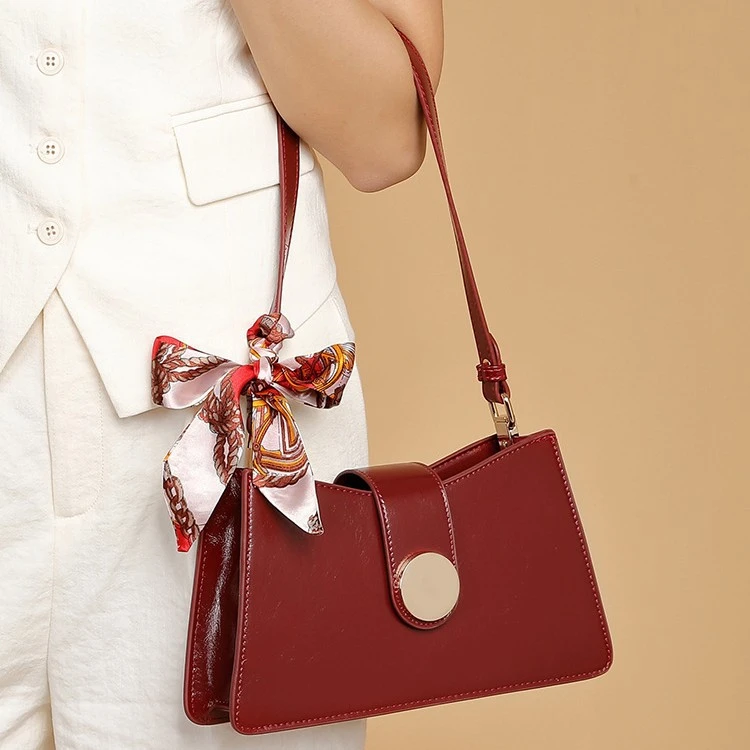 时尚红色腋下包包女新款洋气质感小众设计单肩包实用高级感斜挎包