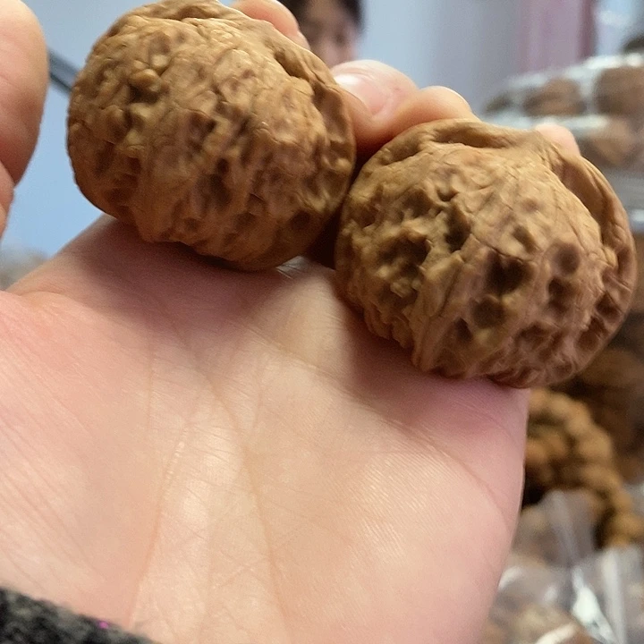 把件文玩核桃44.5闷尖红狮子