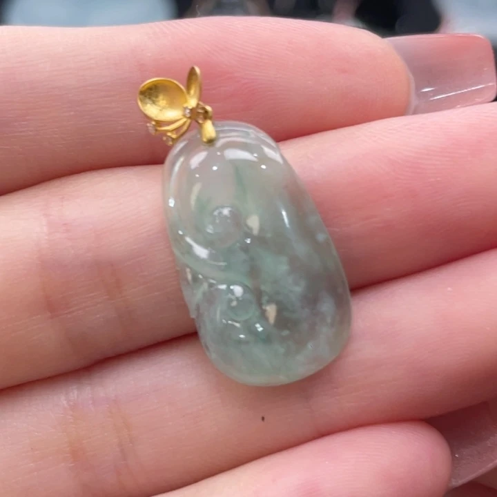 翡翠18K金镶嵌颈饰翡翠