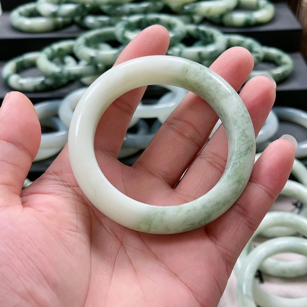 【闪购商品】未镶嵌透闪石-蛇纹石玉手镯幸*星