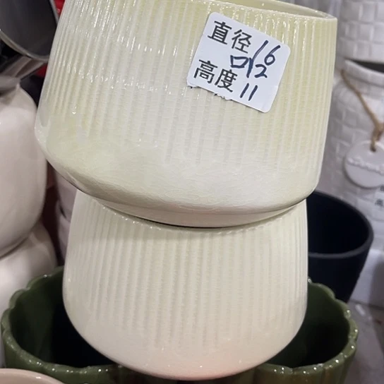 多肉绿植陶瓷花盆， 有孔，变色