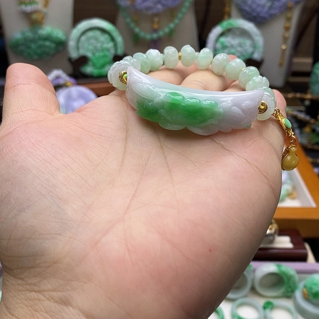 翡翠未镶嵌颈饰手链