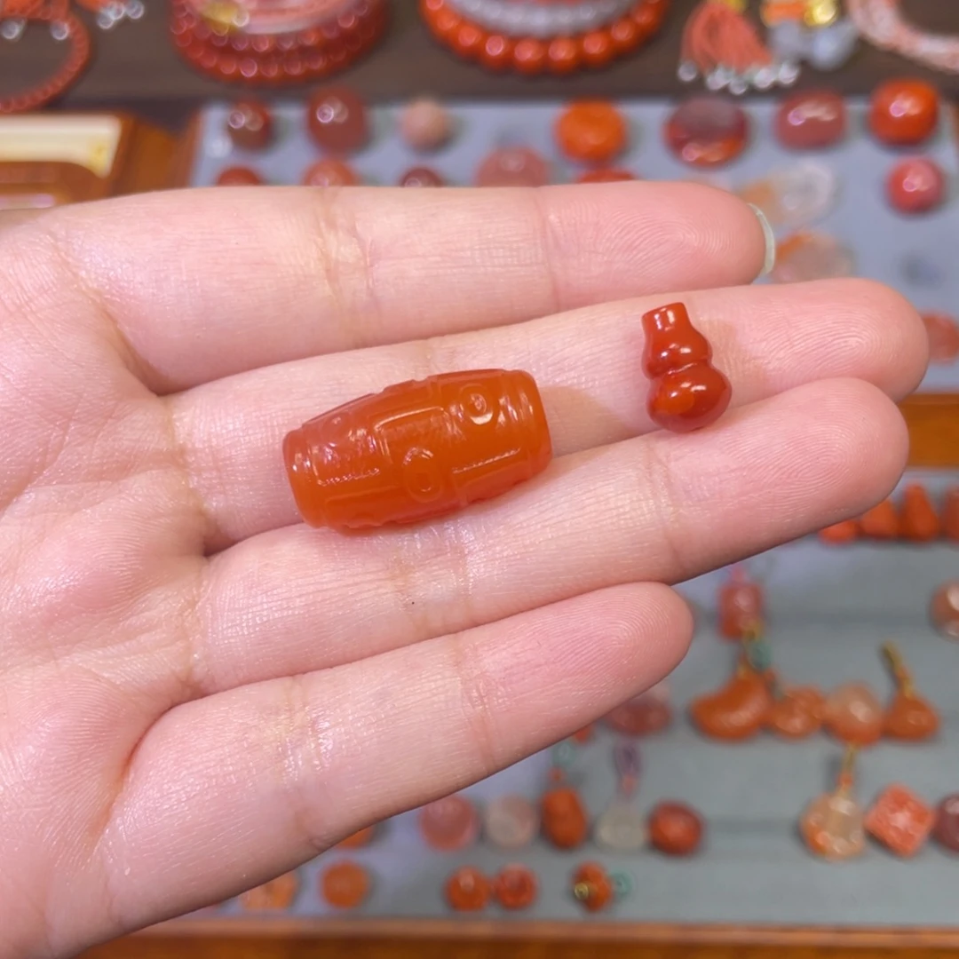 蔡***蔡南红玛瑙未镶嵌葫芦九眼天珠