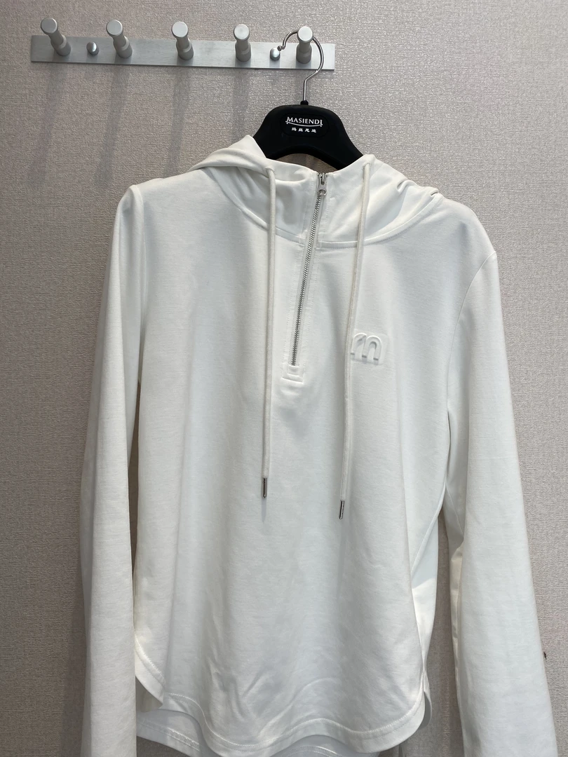 玛丝恩迪春夏款帽衫330138