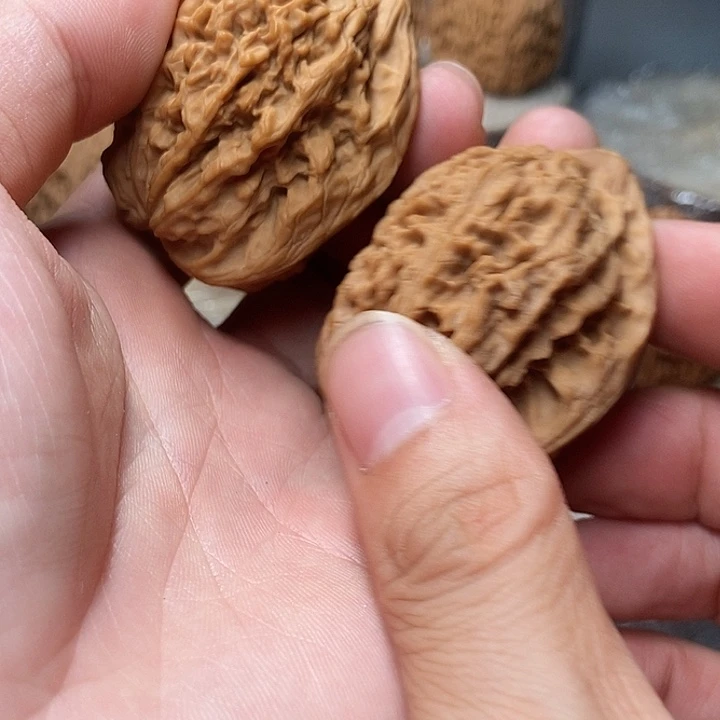 比***先吊坠桃核一米八的大长腿