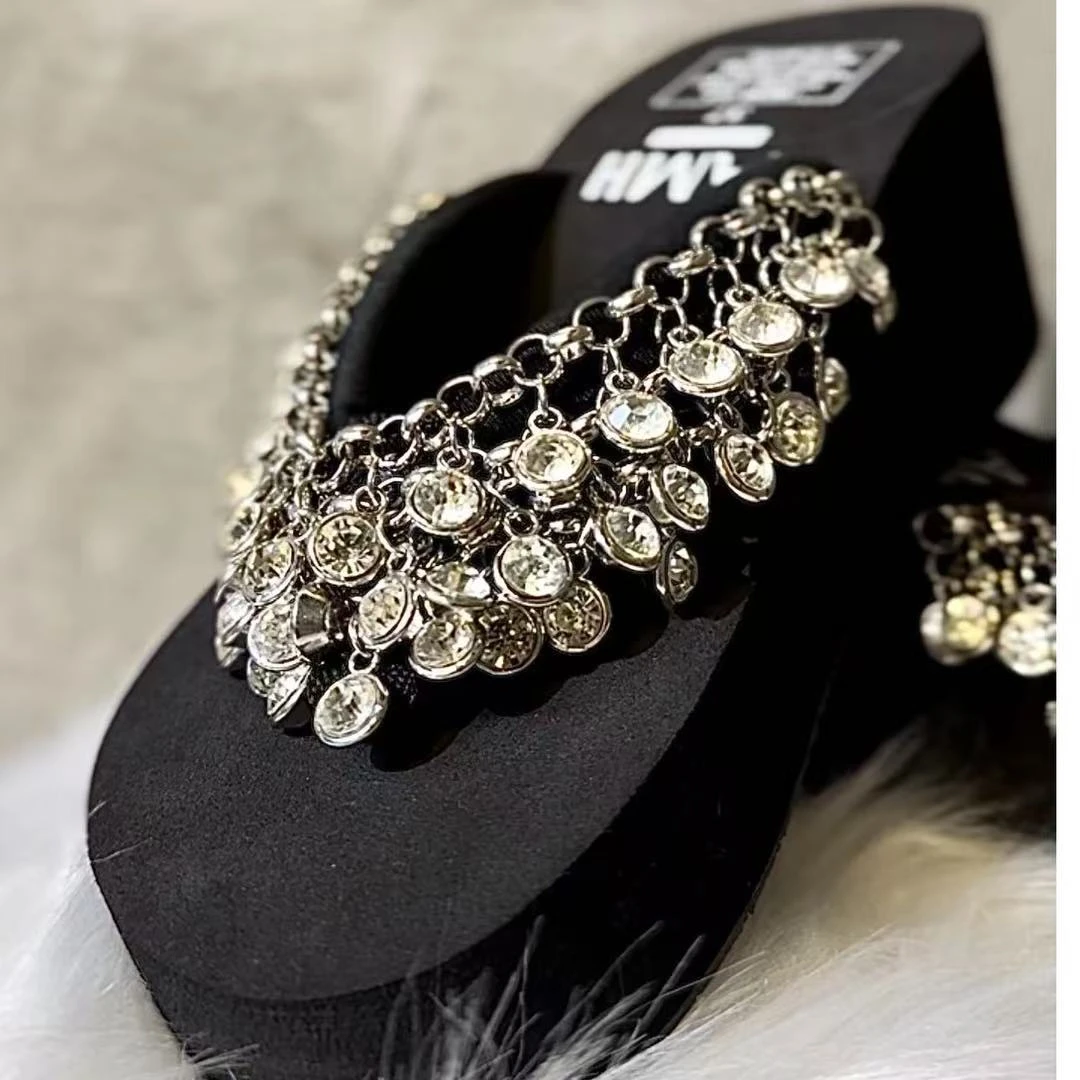 设计师款 清凉拖鞋（不要用水泡，钻沾水马上擦干）