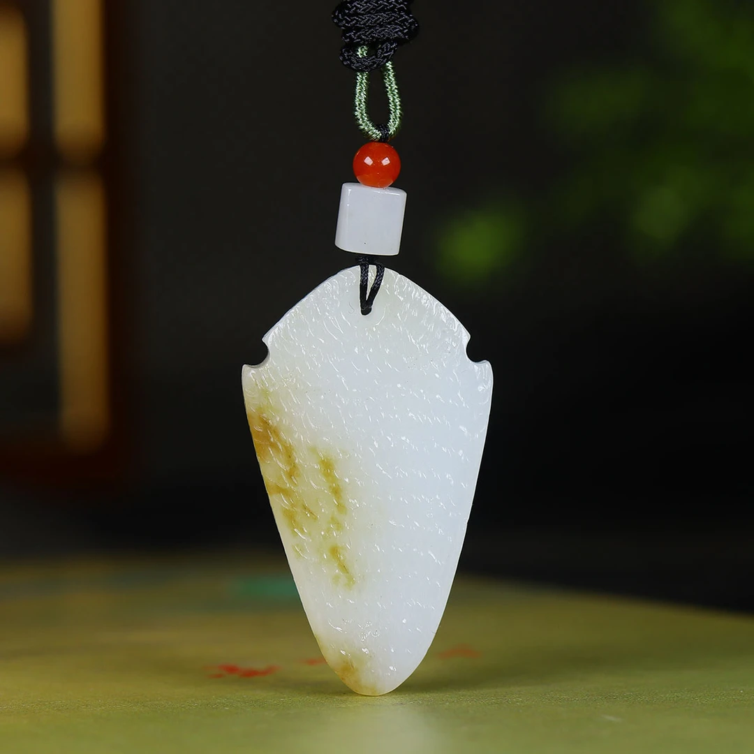 1207144和田玉糖白玉吊坠