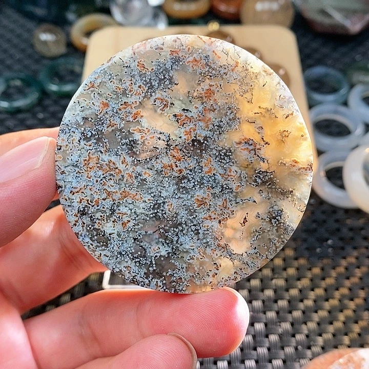 【闪购商品】玛瑙/玉髓颈饰未镶嵌り**子