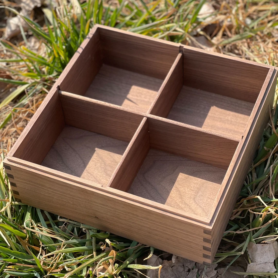 【微瑕清仓】黑胡桃实木幸福四宫格干果盒