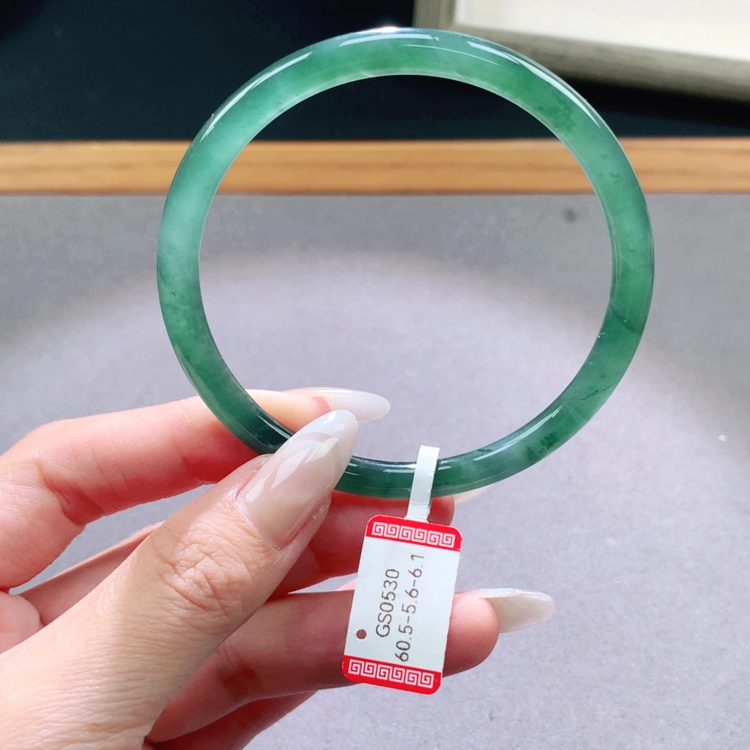 翡翠未镶嵌手镯天然