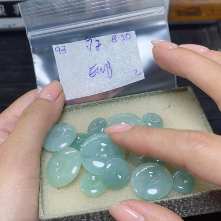 勺***扣定制翡翠未镶嵌不退