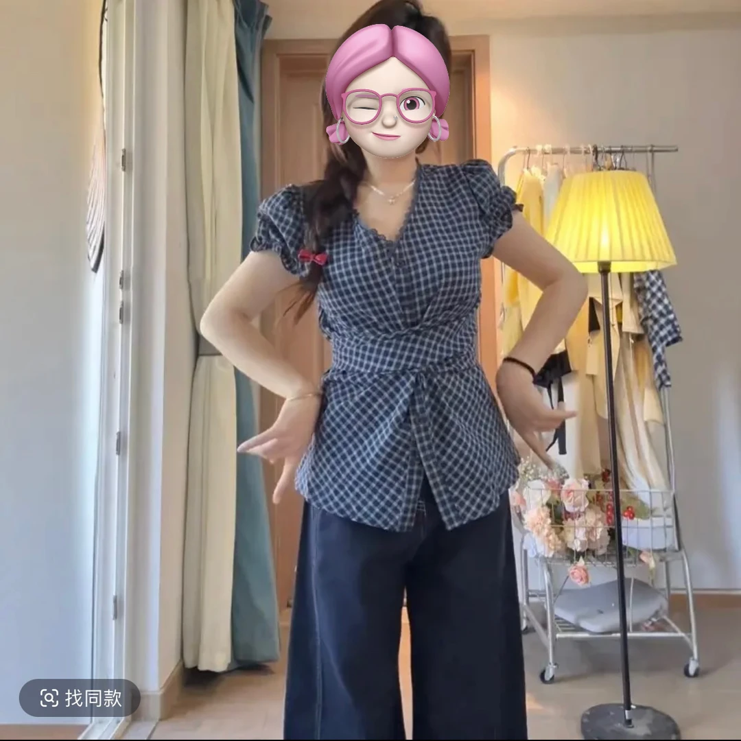 大码收腰绑带蕾丝边拼接v领上衣夏季胖mm法式复古格纹短袖衬衫女