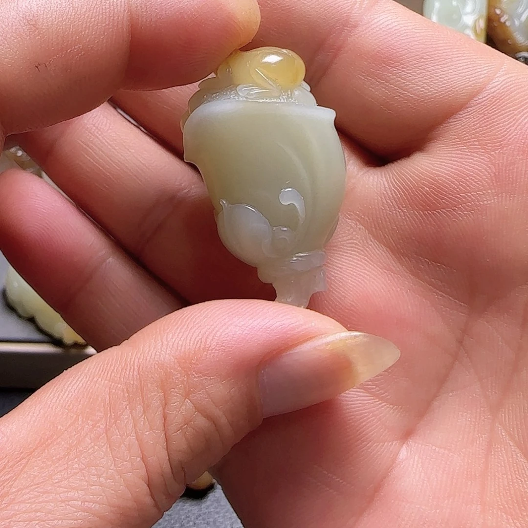 和田玉颈饰未镶嵌星**情