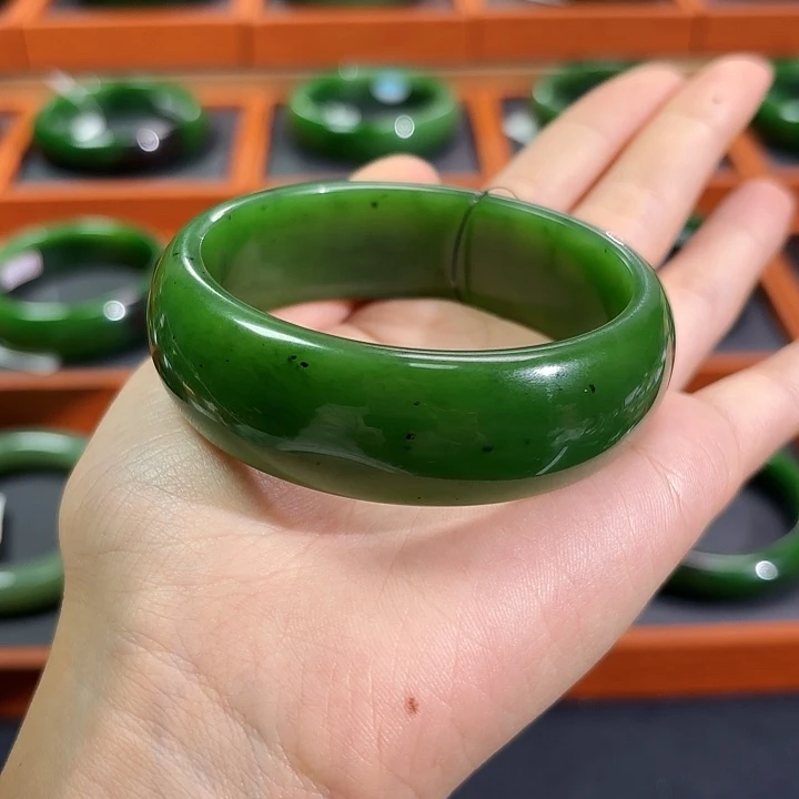 和田玉（碧玉）未镶嵌手镯满圈辣阳绿5859