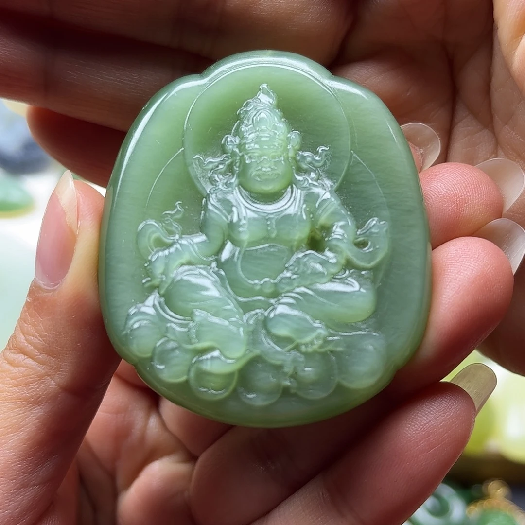 和田玉未镶嵌颈饰猫眼