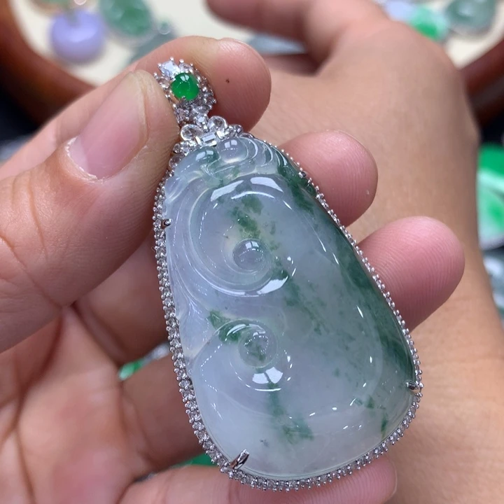 翡翠吊坠(不含链)18K金镶嵌