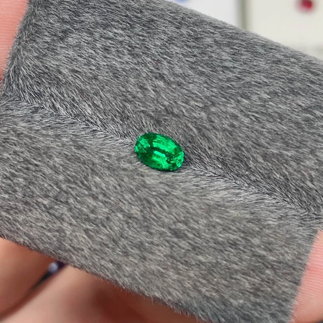 裸石祖母绿0.57克拉天然祖母绿沃顿绿璀璨吉尔德证书