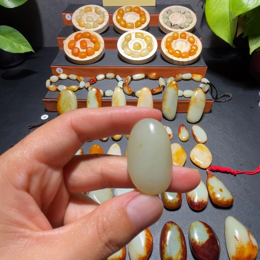 和田玉（糖玉）未镶嵌颈饰