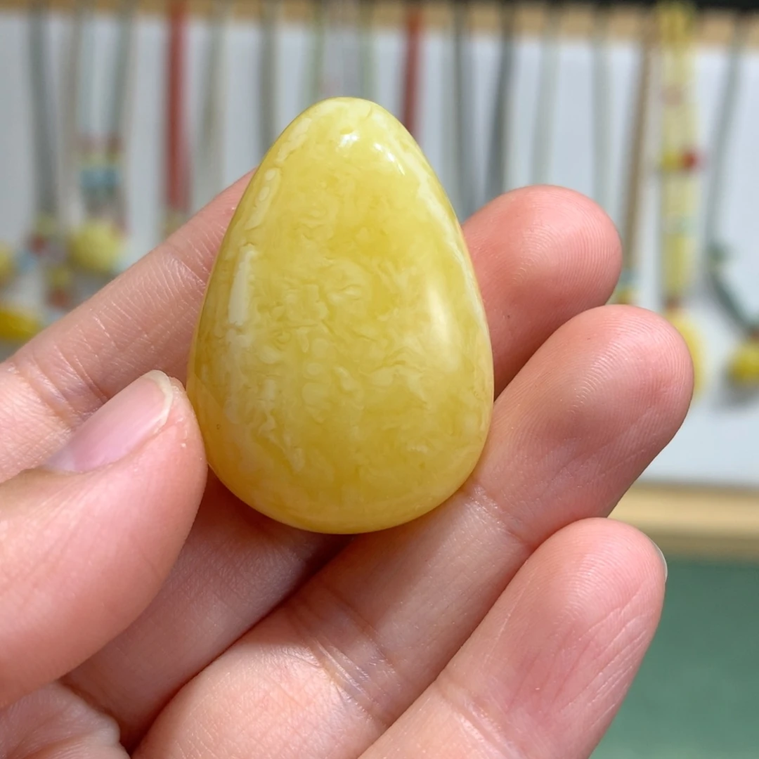 蜜蜡未镶嵌颈饰水滴