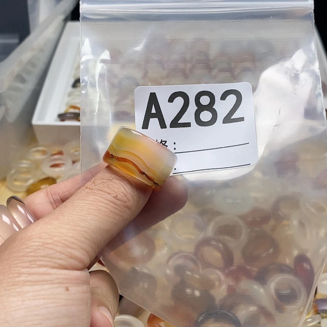 玛瑙/玉髓戒圈未镶嵌妖***岁