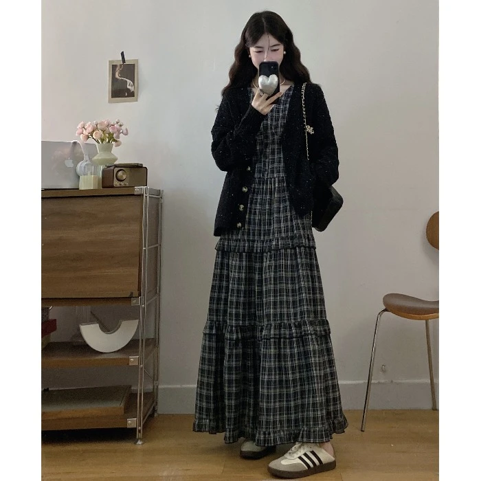 大码微胖法式格子连衣裙女秋季梨型身材背心裙高级感宽松毛衣外套