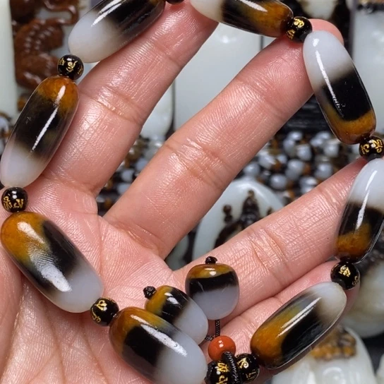 和田玉颈饰未镶嵌菩*树