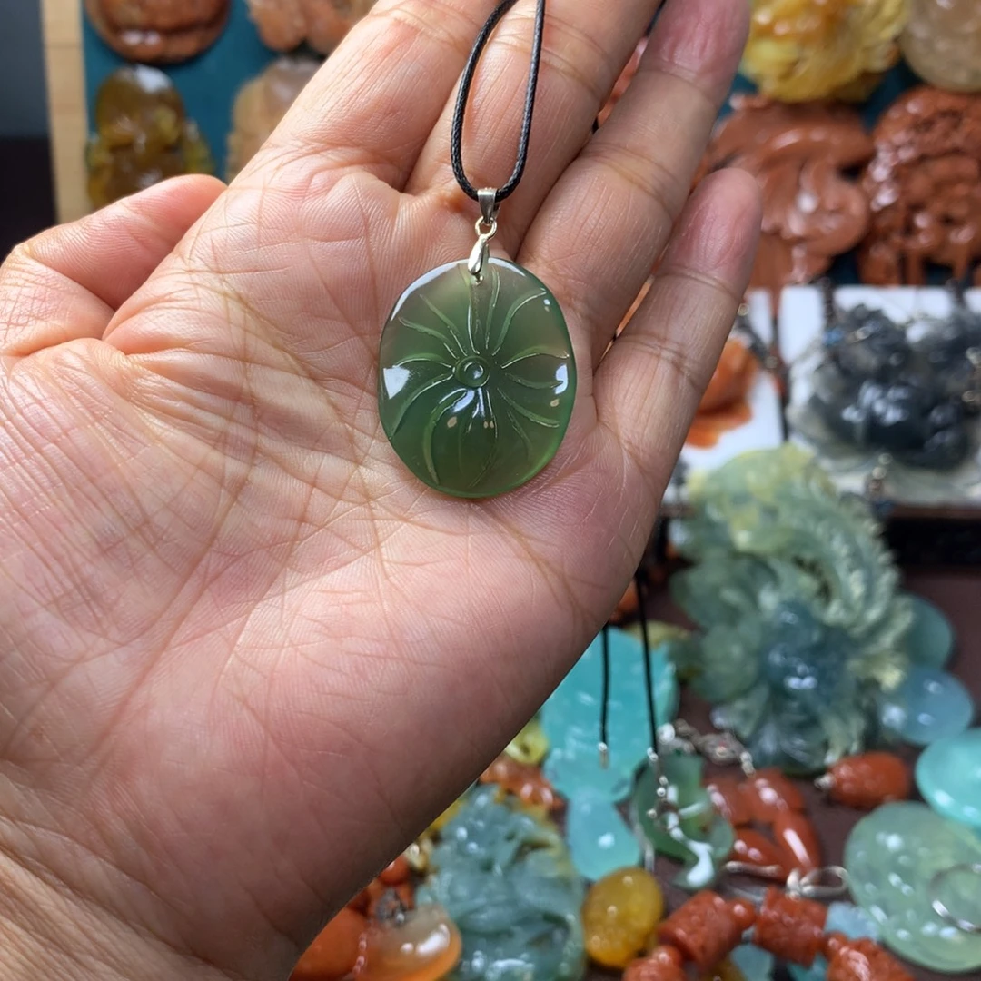 蛇纹石玉未镶嵌挂坠