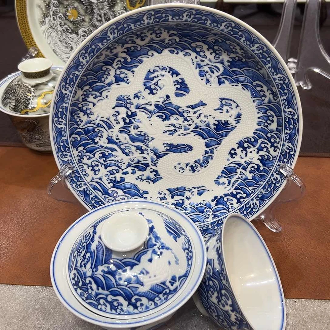 摆件景德镇陶瓷艺术展演厅和艺术展区均有