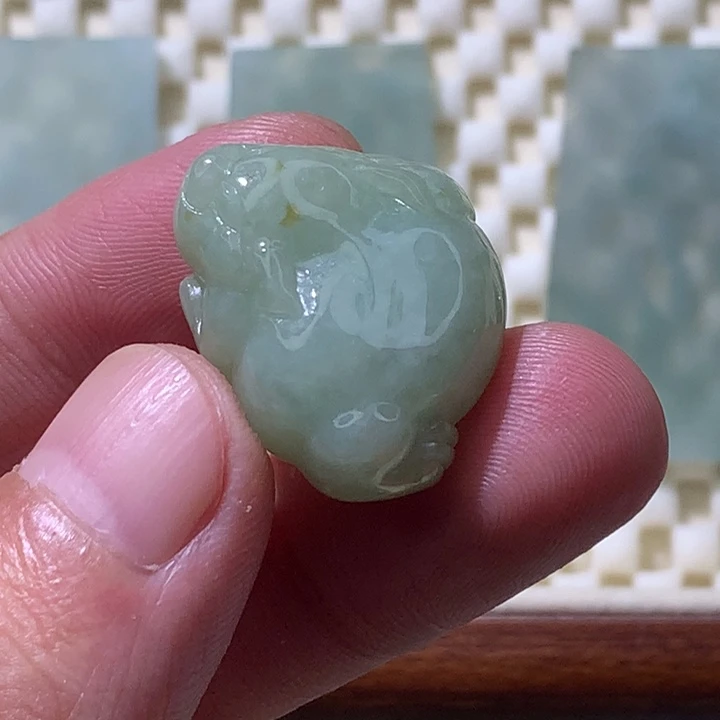 翡翠未镶嵌颈饰金蟾