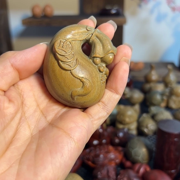 把件小叶紫檀钱袋