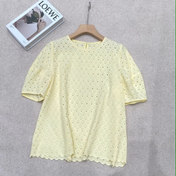 9106【来自艾米精品】刺绣韩系镂空百搭时尚小衫