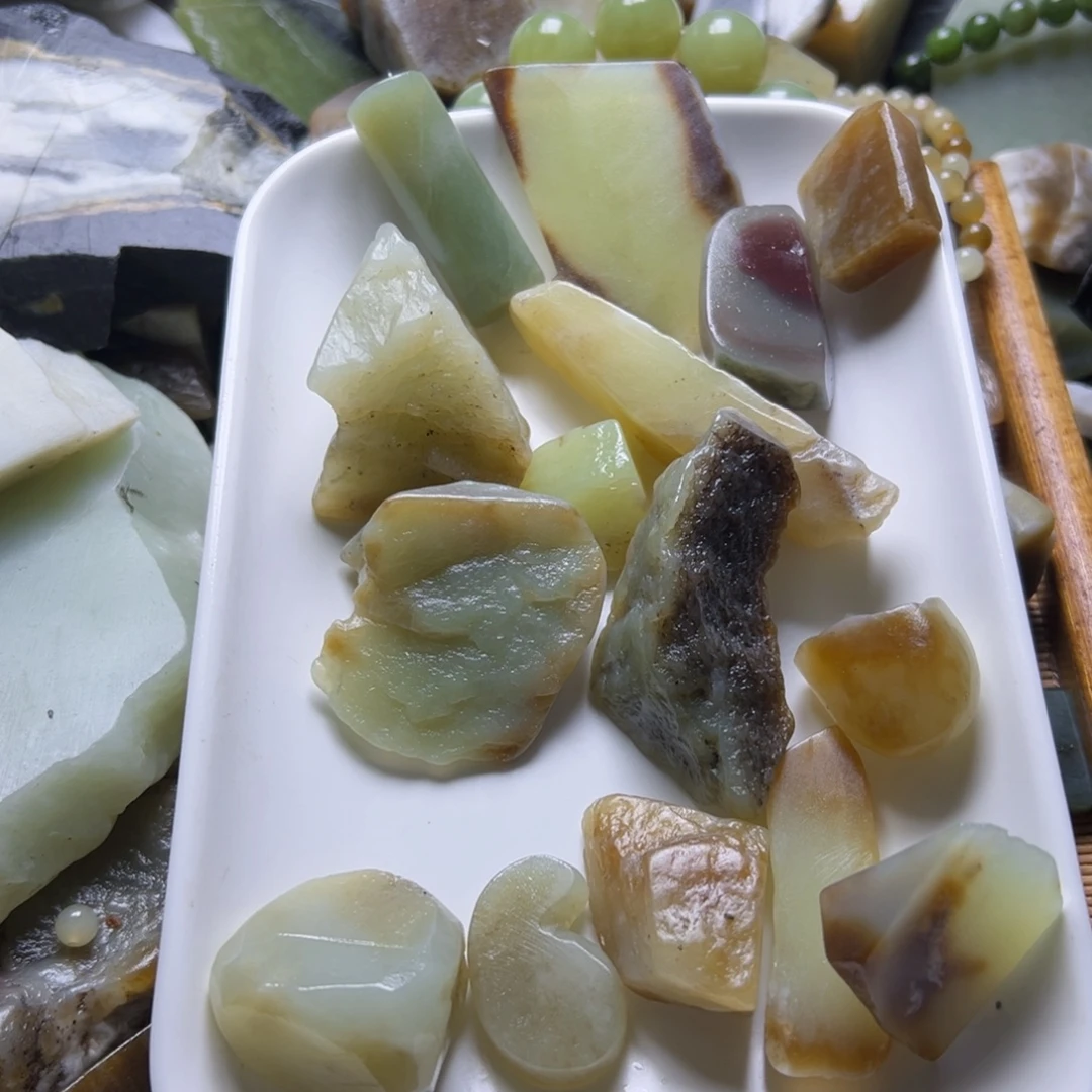 破***。和田玉（糖玉）未镶嵌挂件