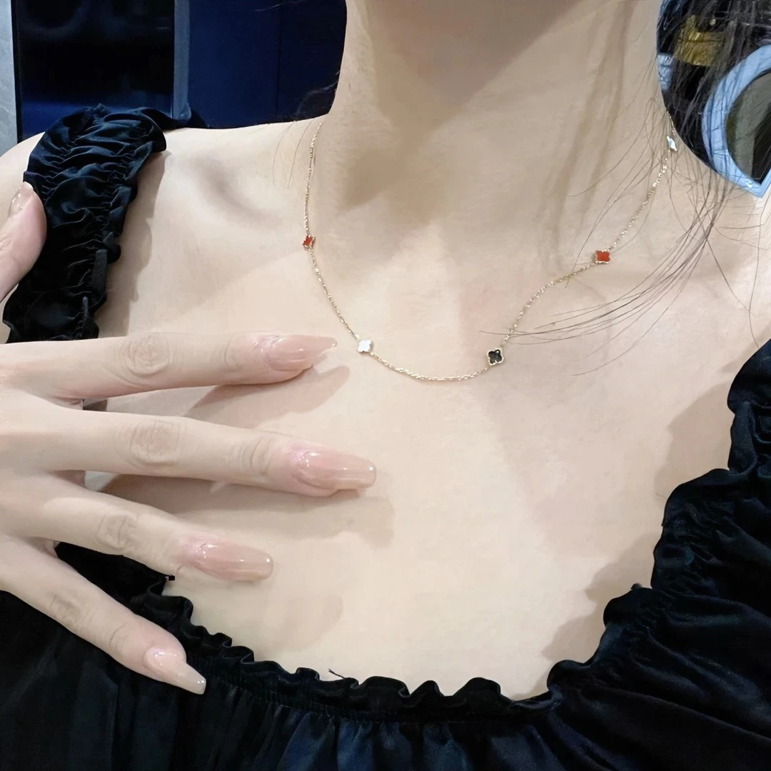 ae 钛钢项链 气质四叶草项链彩色高端钛钢项链锁骨链不掉色复古女