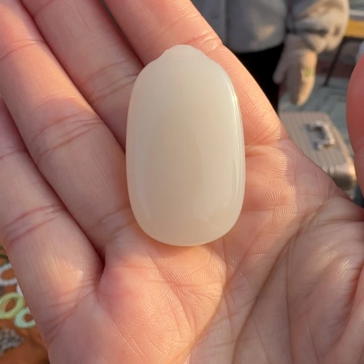 和田玉未镶嵌颈饰40菲