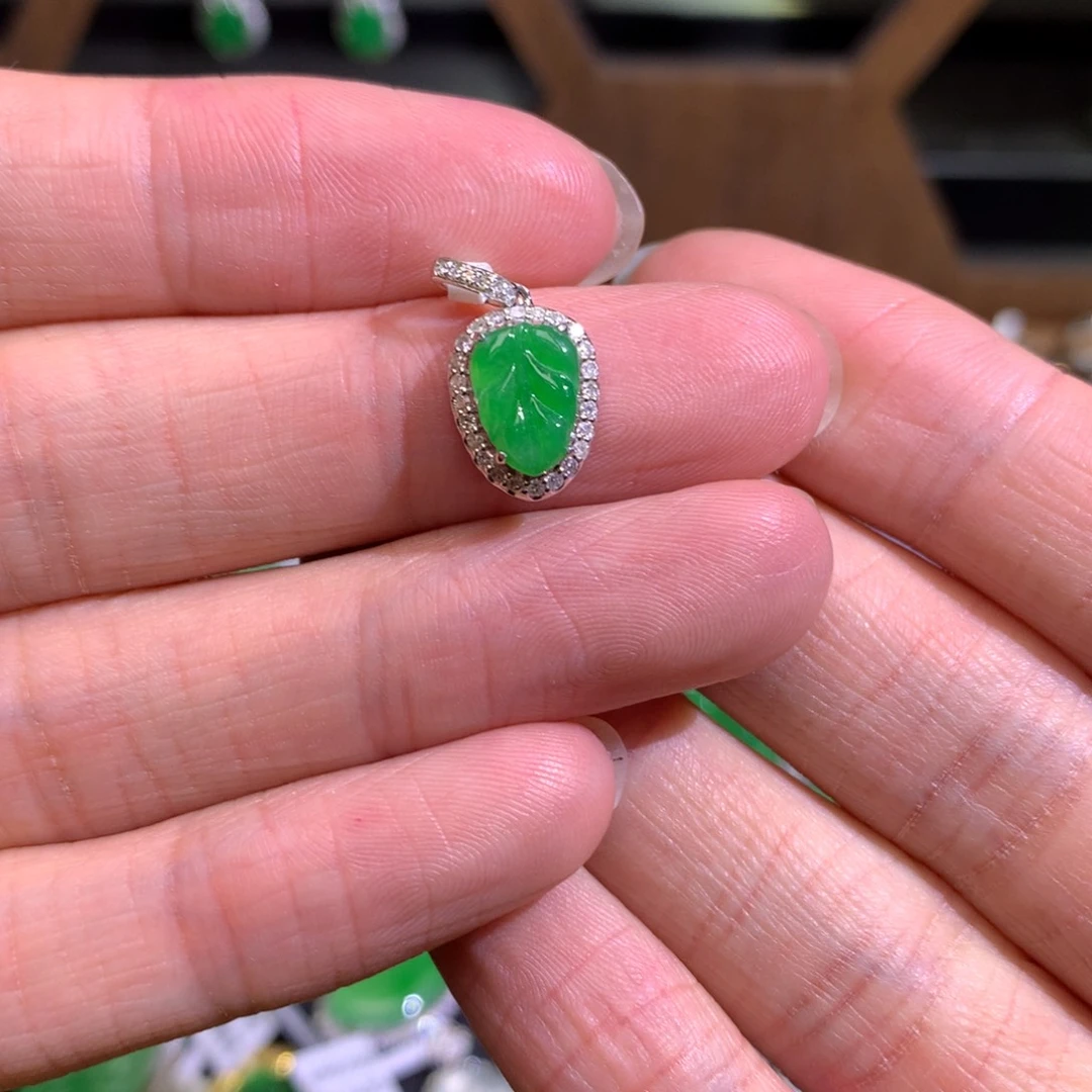 翡翠18K金镶嵌吊坠(不含链)
