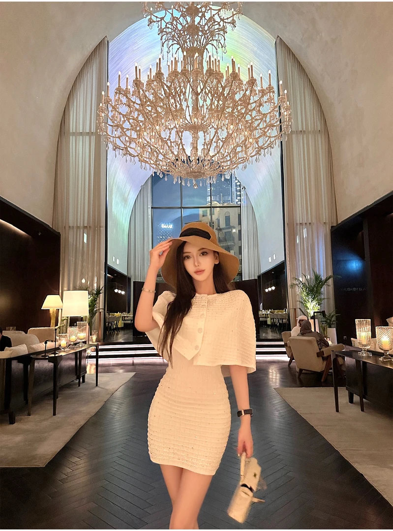 春秋新款法式气质显瘦修身款高级感法式温柔甜美小香风斗篷连衣裙