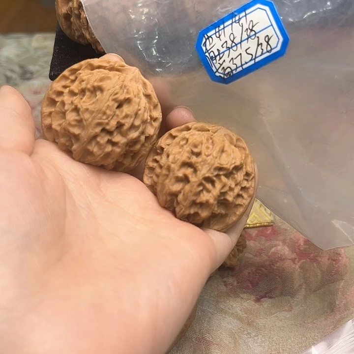 文玩核桃把件苹果园