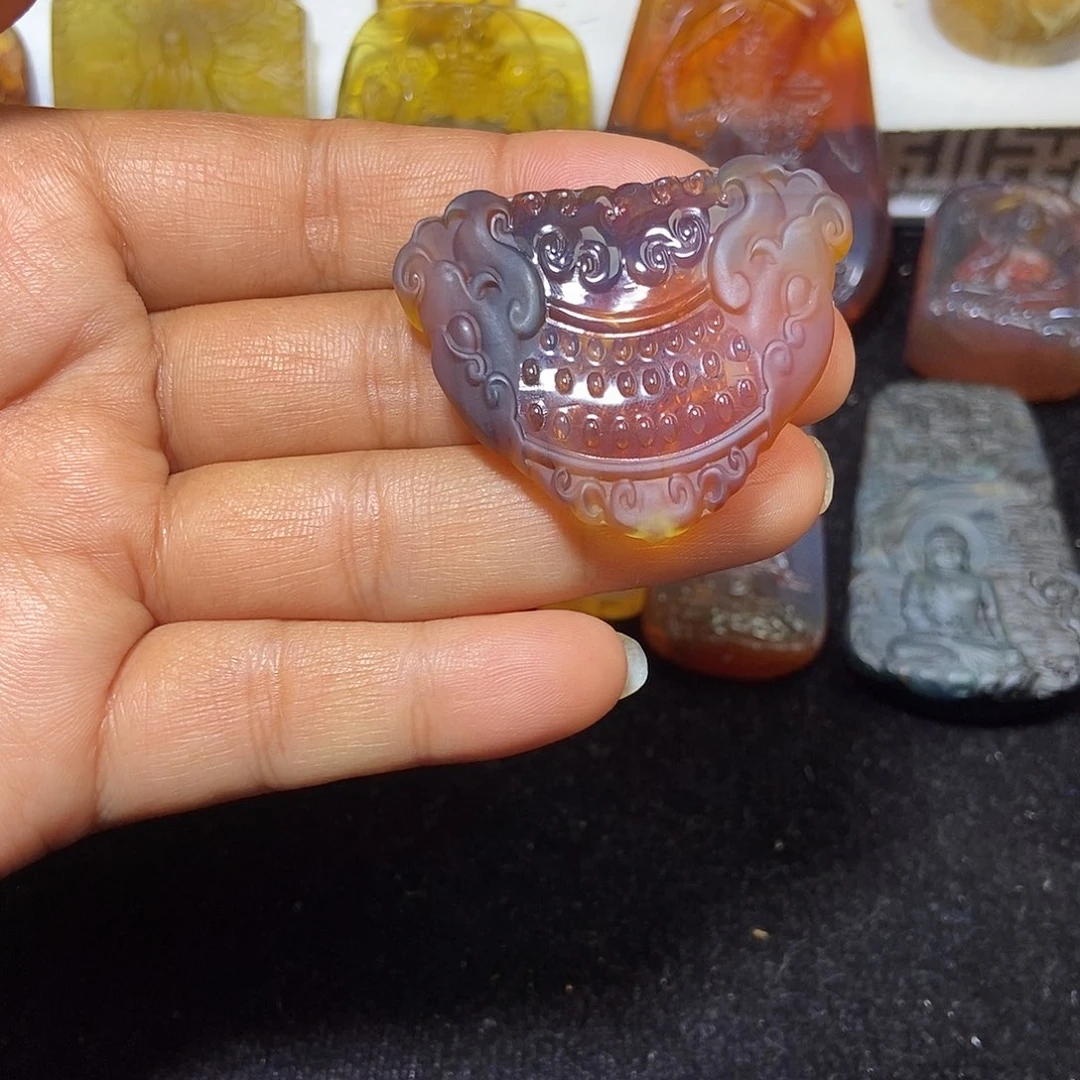 琥珀未镶嵌颈饰缅甸天然琥珀吊坠