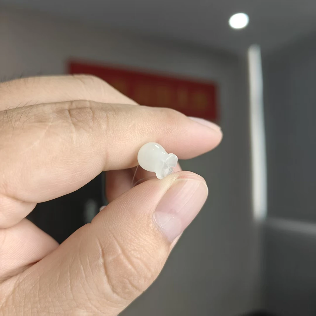 约8*9mm和田玉白玉铃兰花雕刻件吊坠