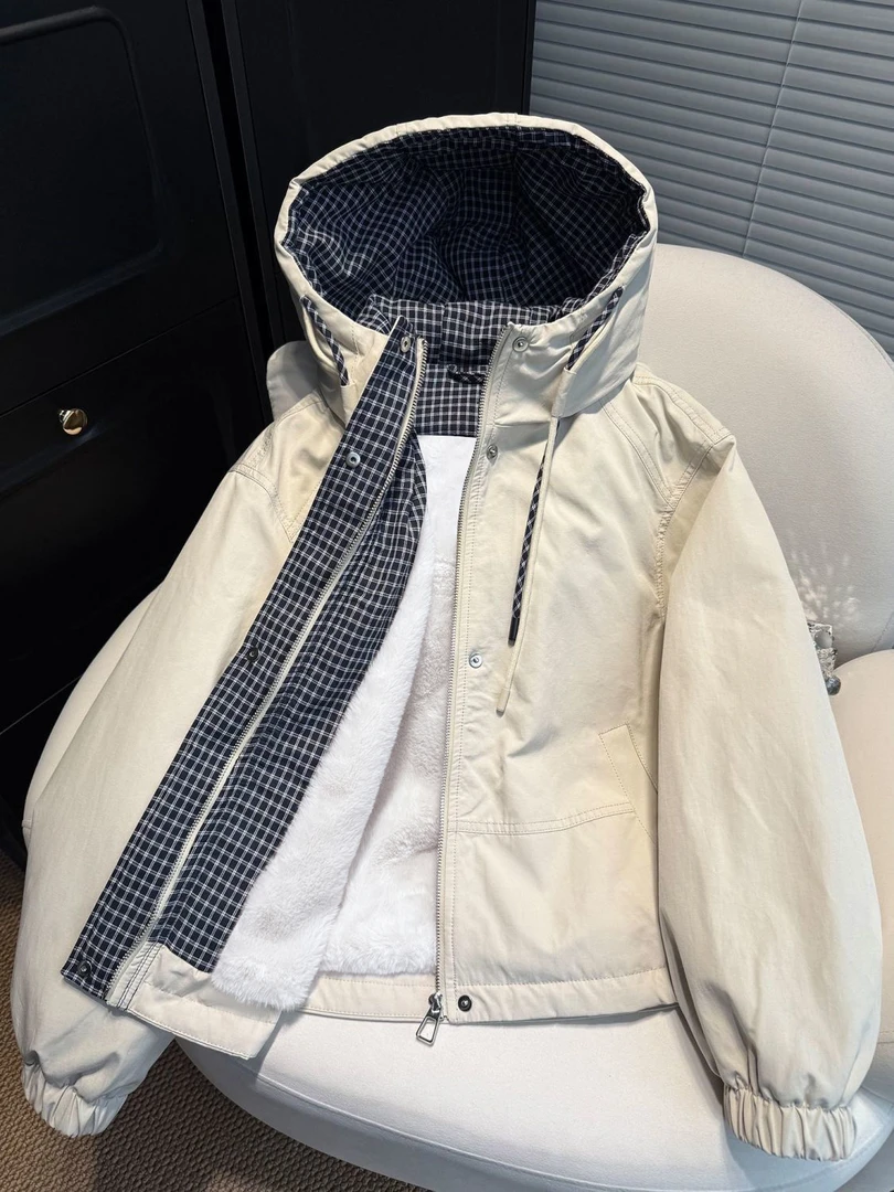 连帽加绒加厚冲锋衣外套女2025冬季新款宽松保暖小个子派克服