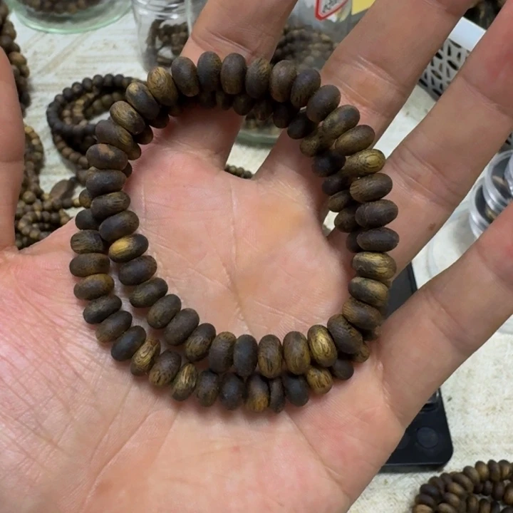 赵***莉沉香沉香碎屑奇楠沉卡八双圈算盘珠10.5