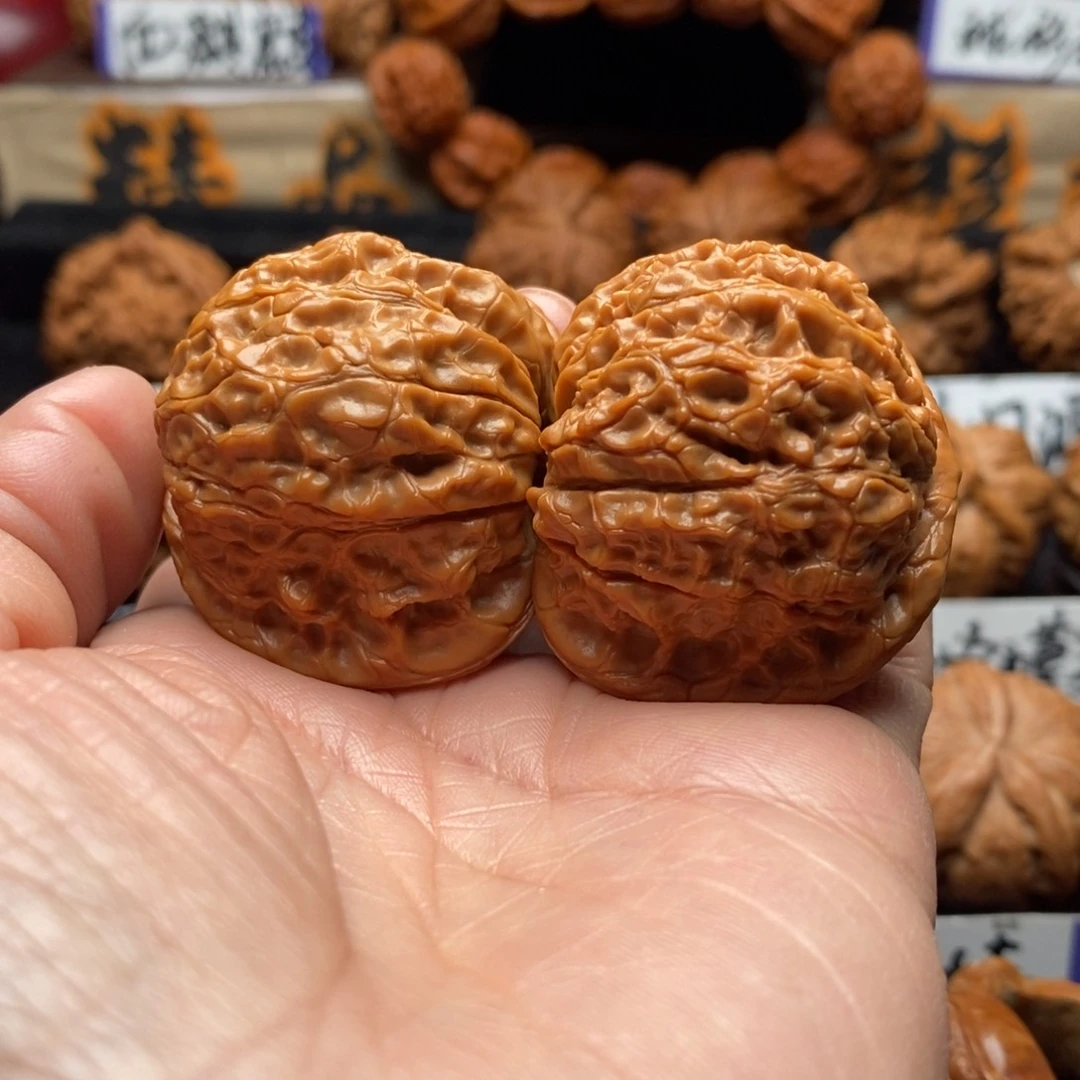 文玩核桃把件会****巴血麒麟