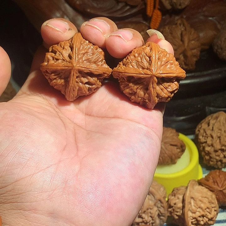 文玩核桃把件四棱