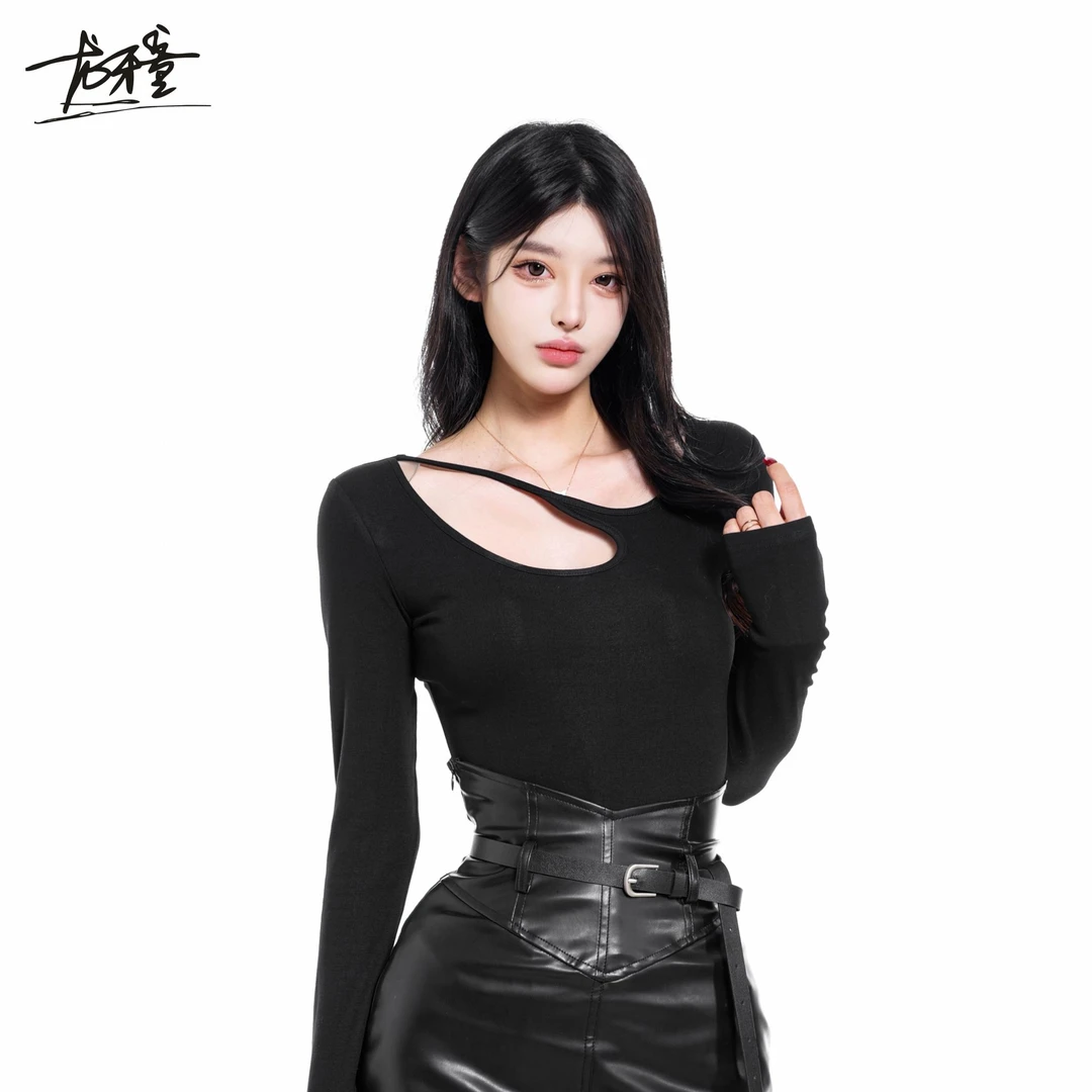 龙牙童推荐【漫感轮廓 】显瘦韩版女T恤长袖紧身黑色修身性感收腰